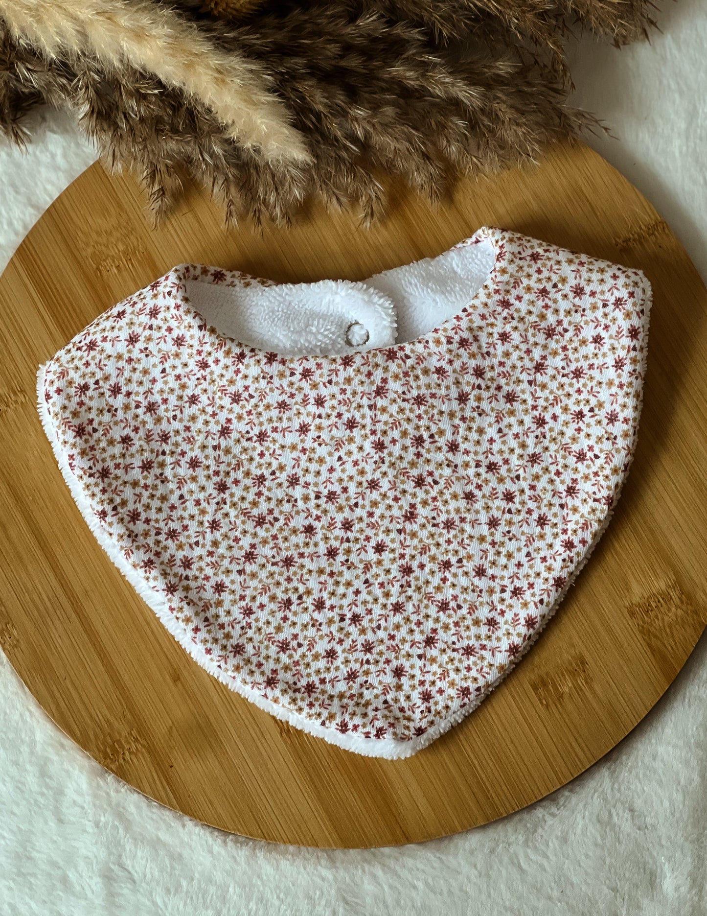 Bavoir bandana fleurs roses - En stock
